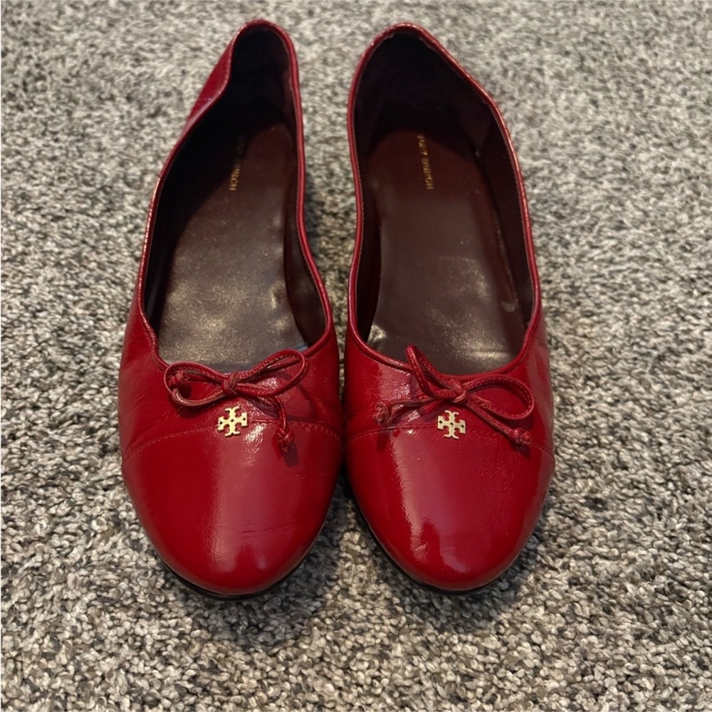 Tory Burch Red Patent Leather Ballet Flats with Gold Logo